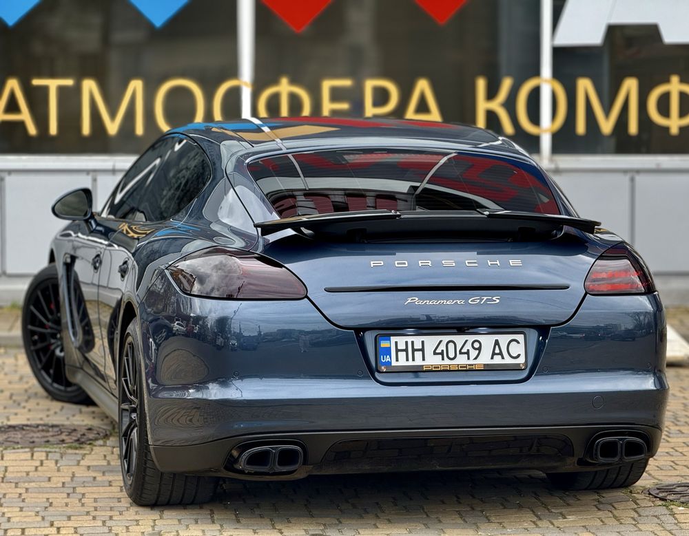Porsche panamera GTS 4.8 2012