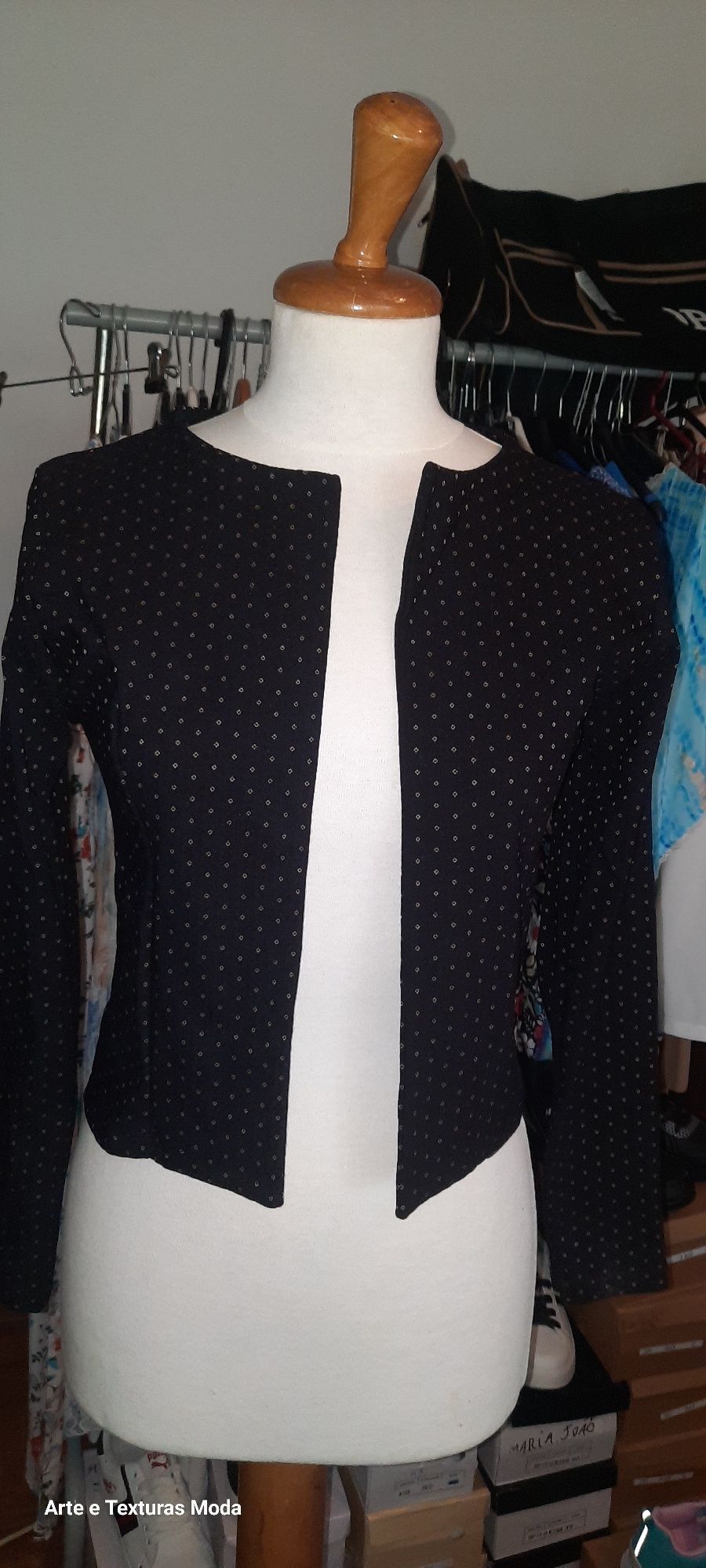 Blazer curto preto novo