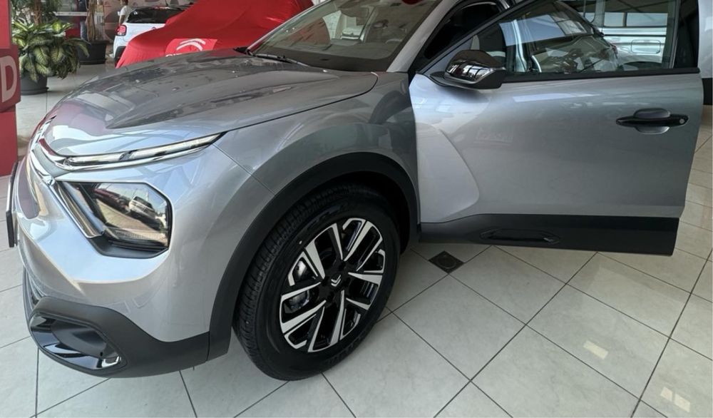 Автомобиль Ситроен С4 2024 года. ПРОДАЖА