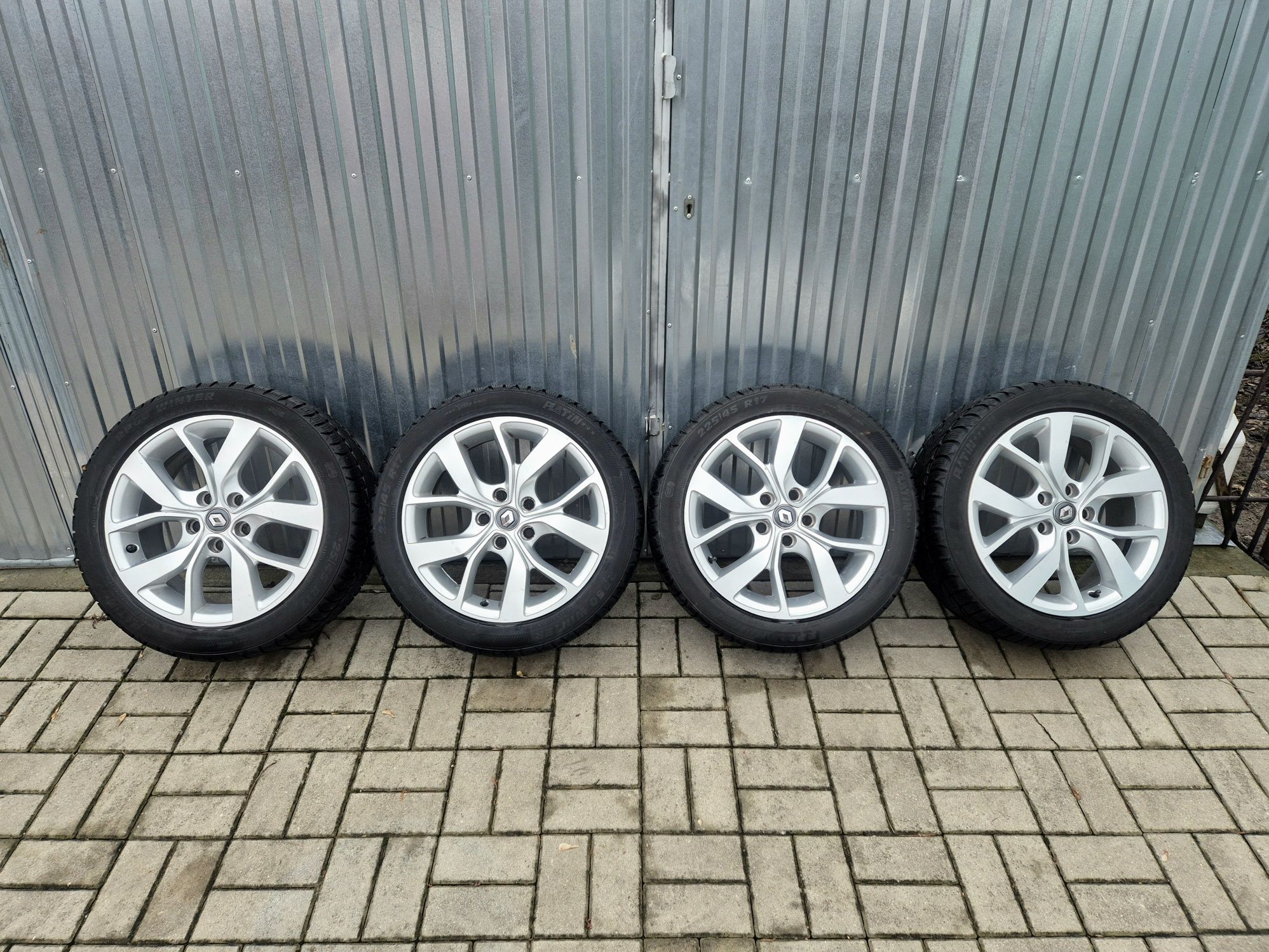 Koła Renault 17 cali # opony zimowe 225/45/17 6mm Talisman Captur