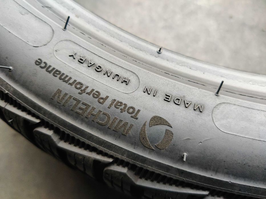 2шт 235/40 R19 Michelin Pilot Alpin⁵ зимові шини преміум