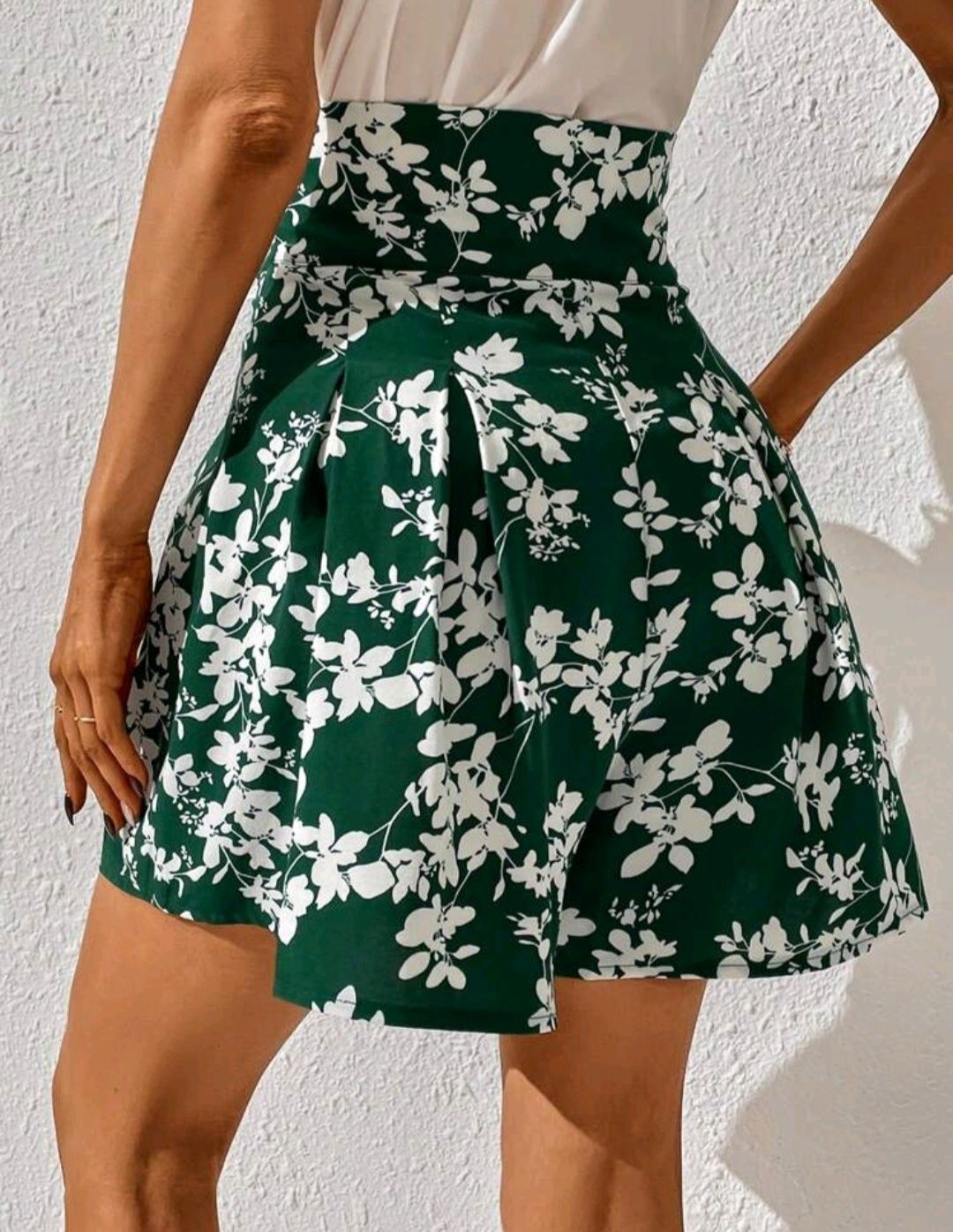 Spodenki w kwiaty eleganckie 36 nowe z metką