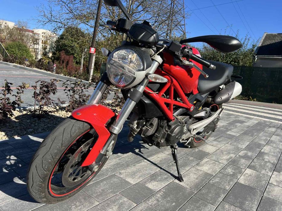 Ducati monster 696