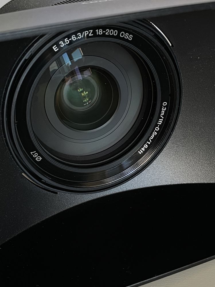 Obiektyw Sony E Power Zoom PZ 18-200 OSS do aps-c do video