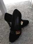 Sapato Preto e Dourado