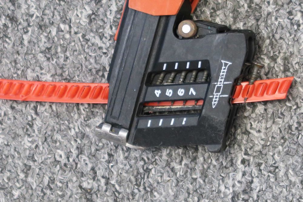 Wkrętarka do płyt HILTI SD 5000-A22, podajnik SD-M2 i bateria 1.6Ah