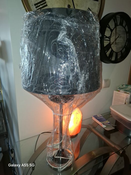 Luminária preto e pé em porcelana vidrada e preto abjur veeeee preto b