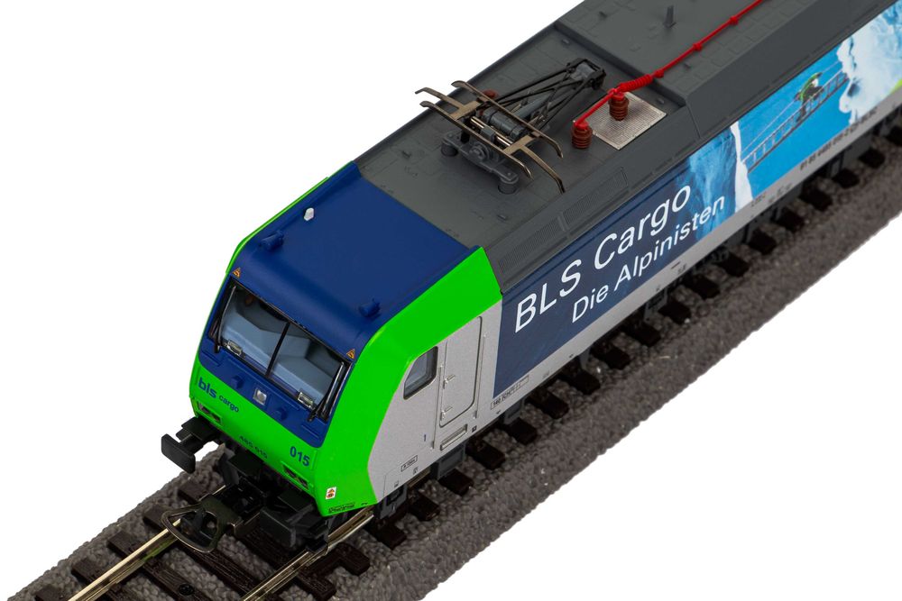 PIKO H0 57945 - Lokomotywa Elektryczna Re 485, BLS, Ep.VI