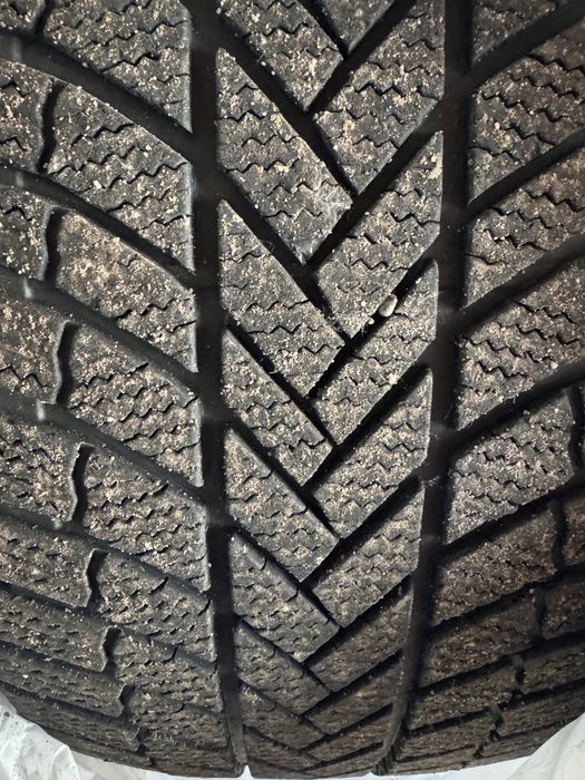 Шини Bridgestone Blizzak LM005 255/50 R20 109V XL