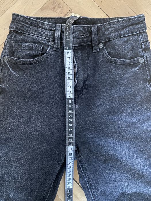 Джинси Stradivarus 32 р