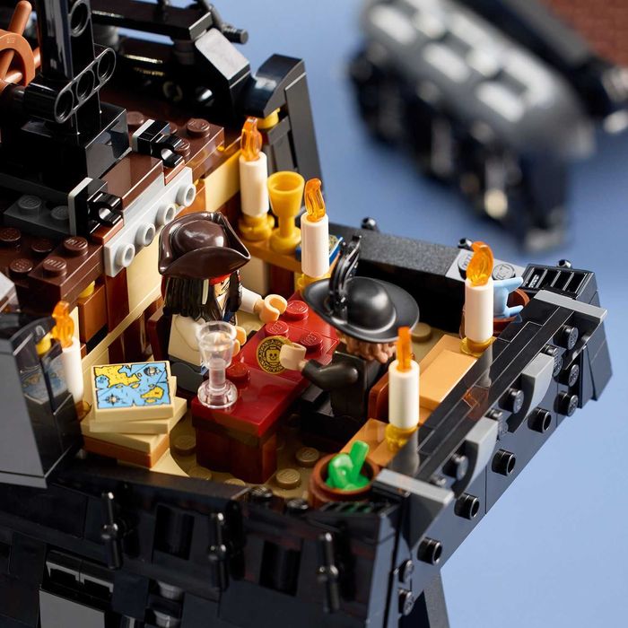 LEGO ICONS 10365 Statek piracki kapitana Jacka Sparrowa