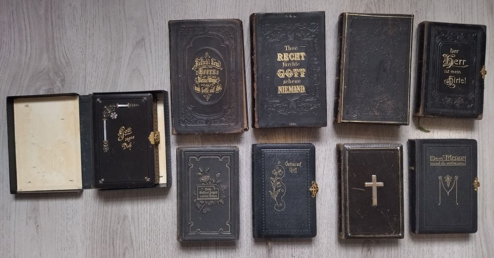 Библия с 1867 года выпуска. Цена за шт