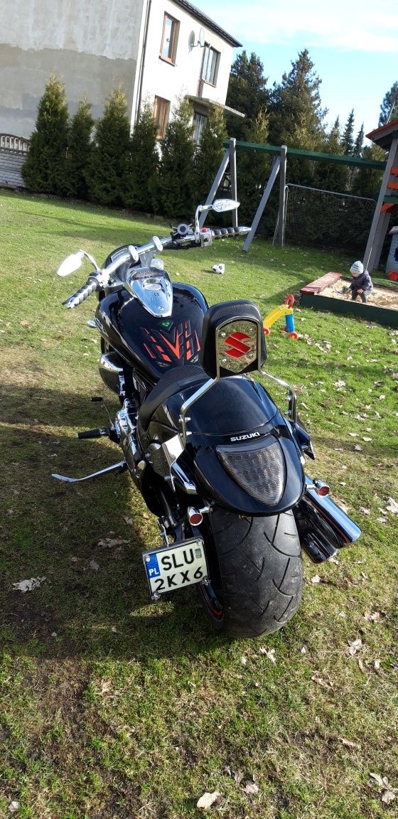 Witam mam do sprzedania SUZUKI vzr 1800 z 2009 rok