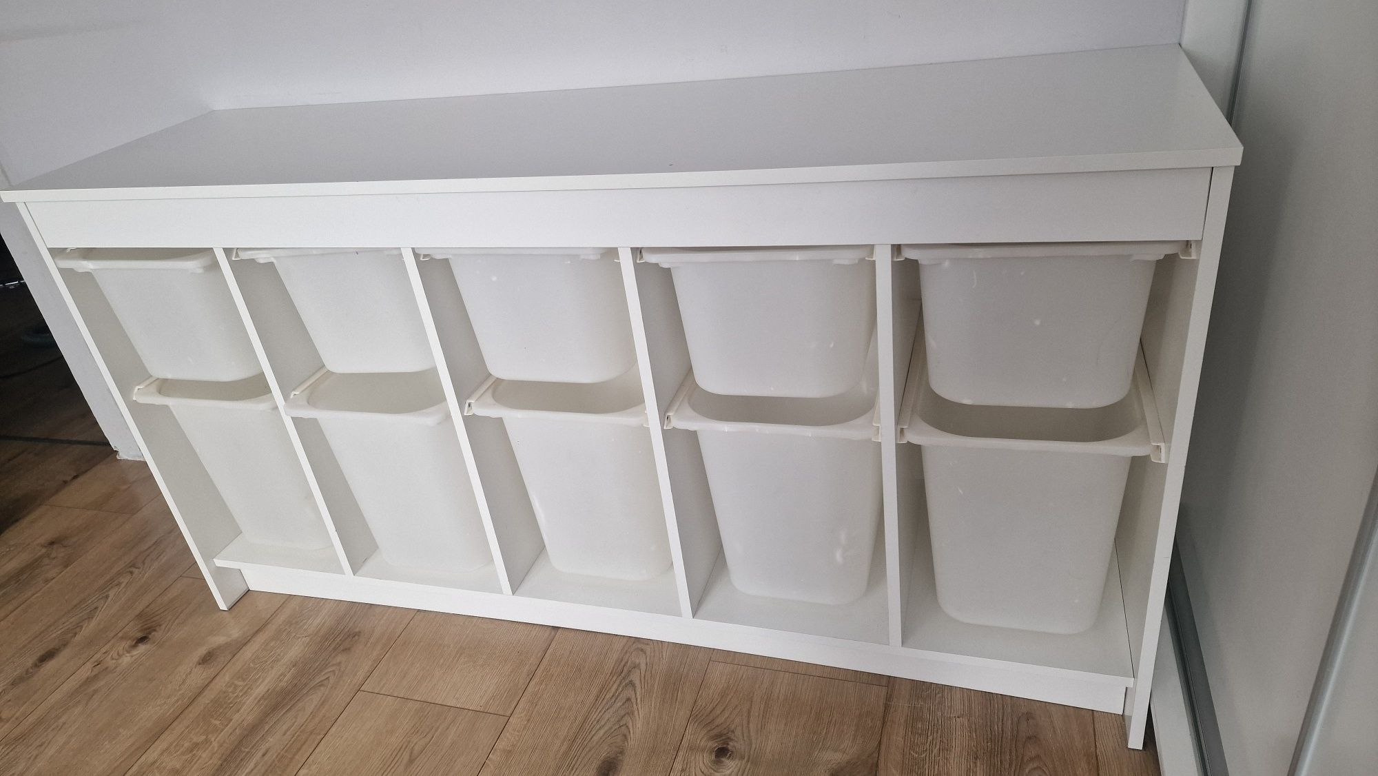 Regal biały z pojemnikami Ikea