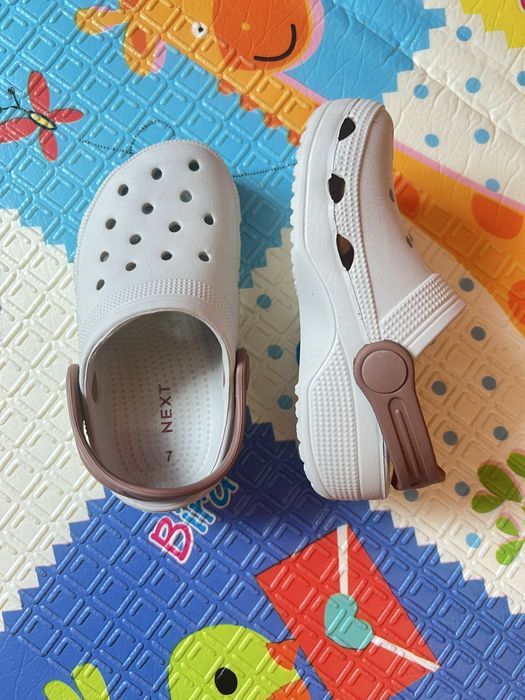 Дитячі крокси відомої фірми