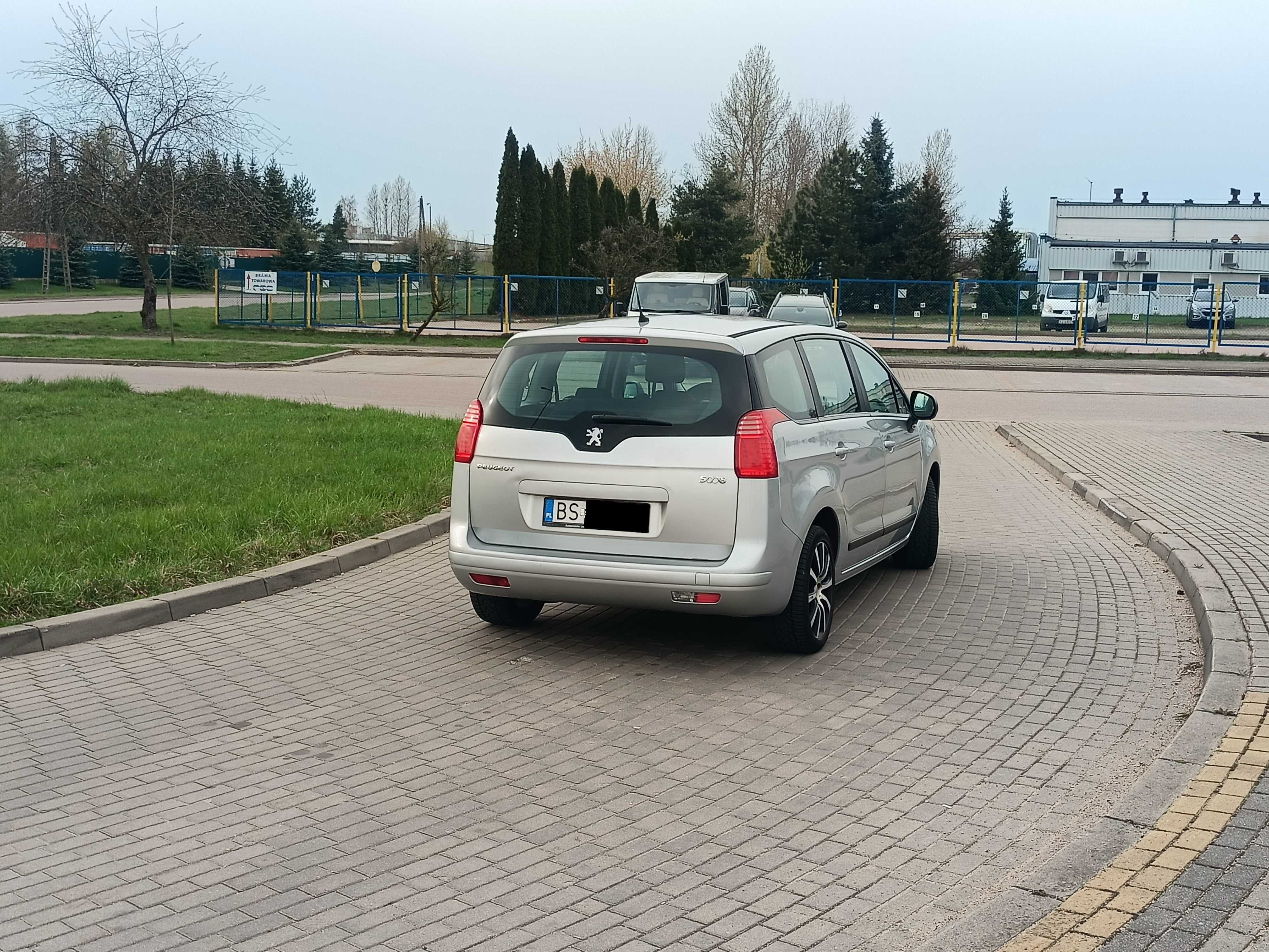 Peugeot 5008 1.6b 120km 7-osobowy