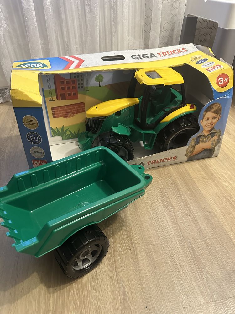 Трактор іграшковий з причепом