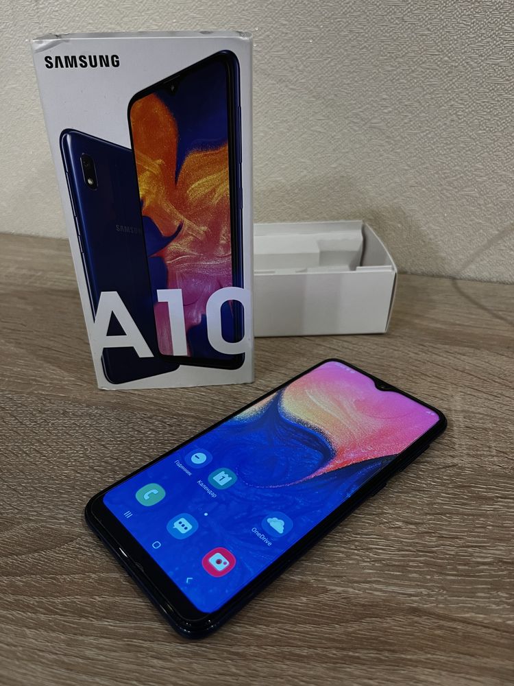 Телефон Samsung A10 2/32gb