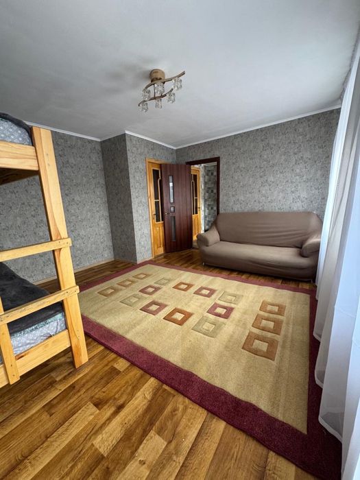 Хостил 24/7 подобово по часово