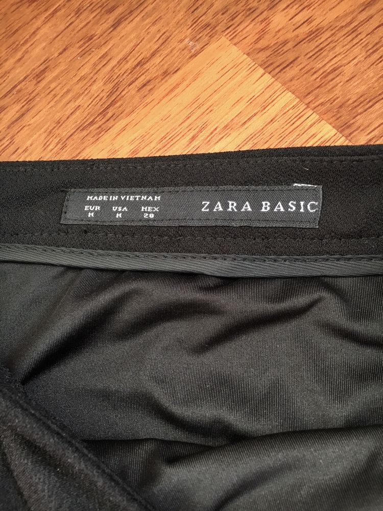 Спідниця . Zara