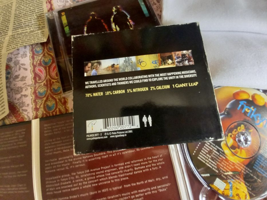 Dois cds por cinco euros