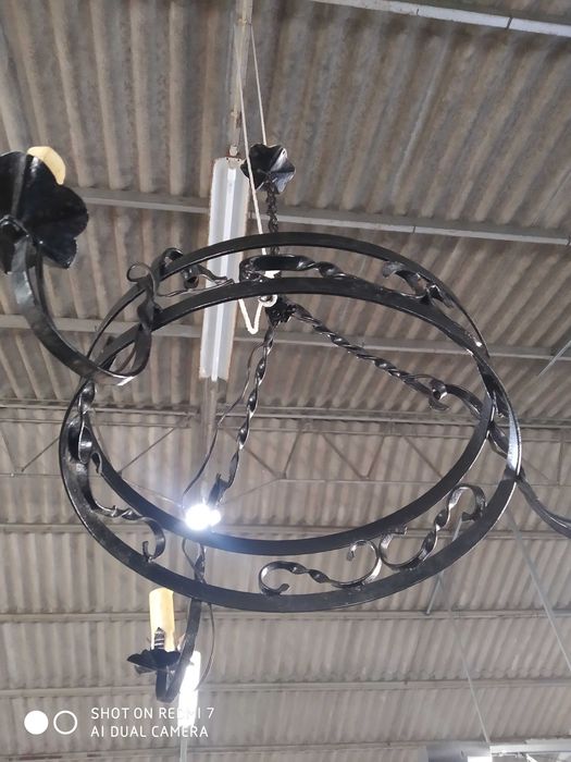 Candeeiro de tecto em ferro