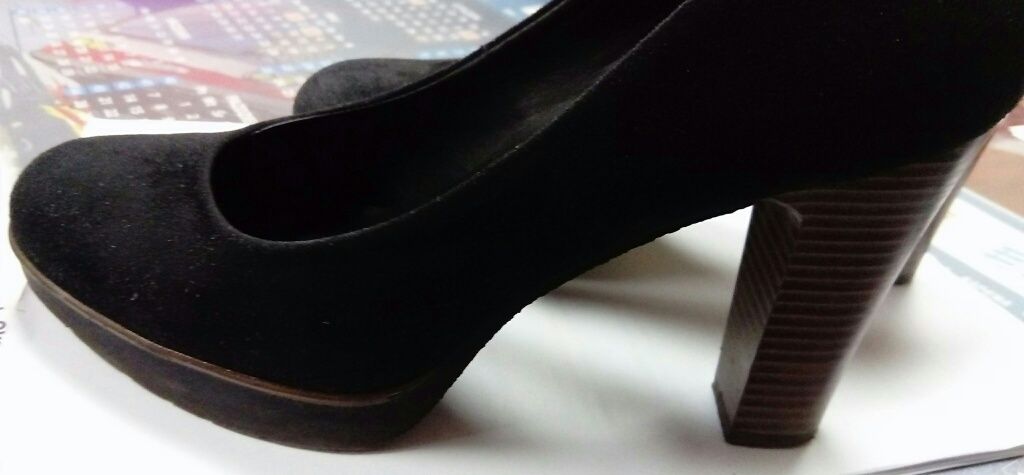 Buty damskie 38 zamszowe czarne