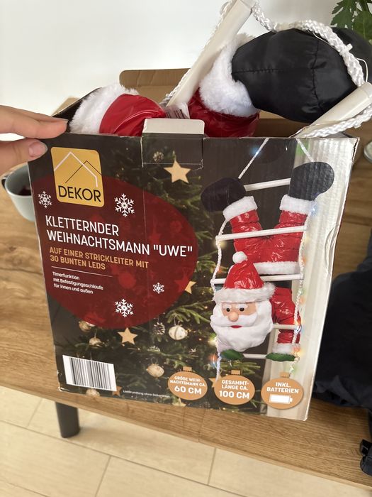 Mikkolaj wiszacy na drabinie