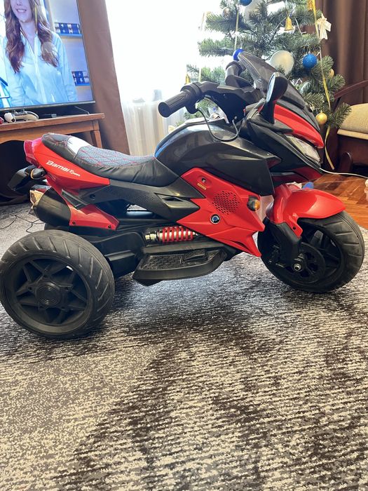 Продам дитячий триколесний дитячий моточикл