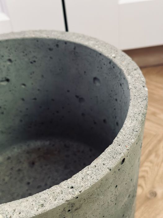 Betonowa donica osłonka ozdobna do ogrodu