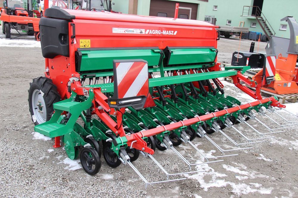 Siewnik zbożowy do zboża Agro-Masz SR 251, 271, 301 3m talerzowy
