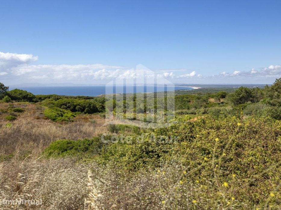 Terreno em Azoia com vista desafogada sobre as praias do Meco, das ...
