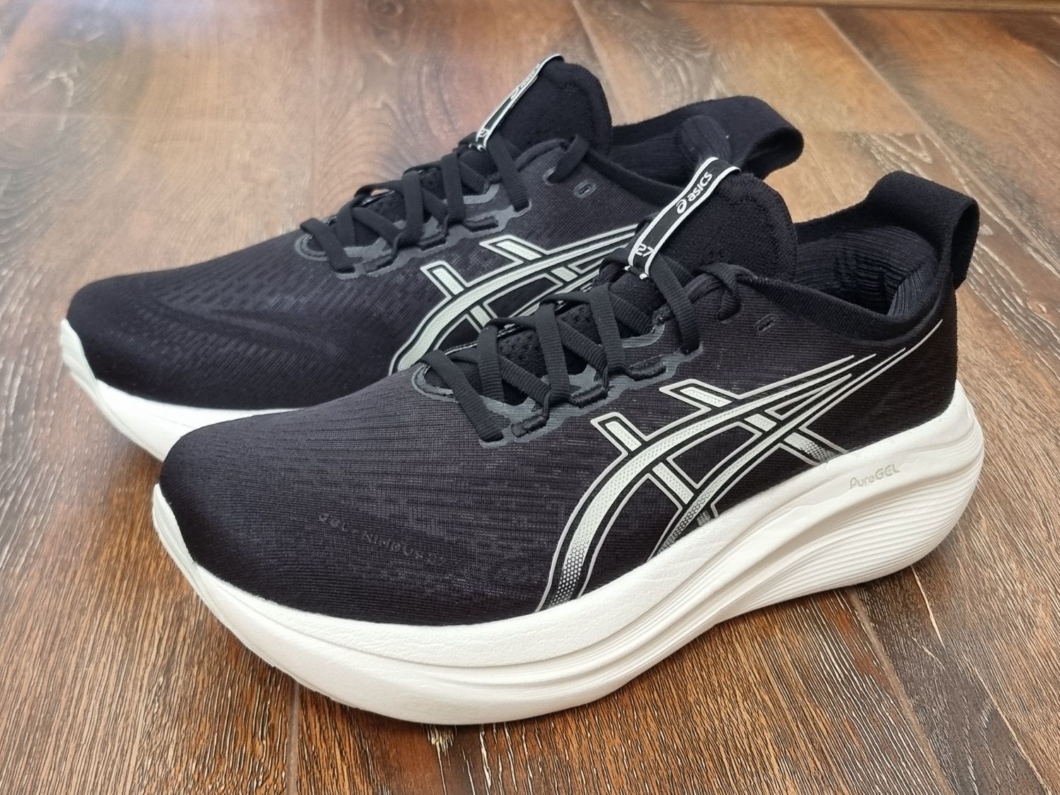 Оригінал 100% чоловічі кросівки asics nimbus 27   eur 43.5