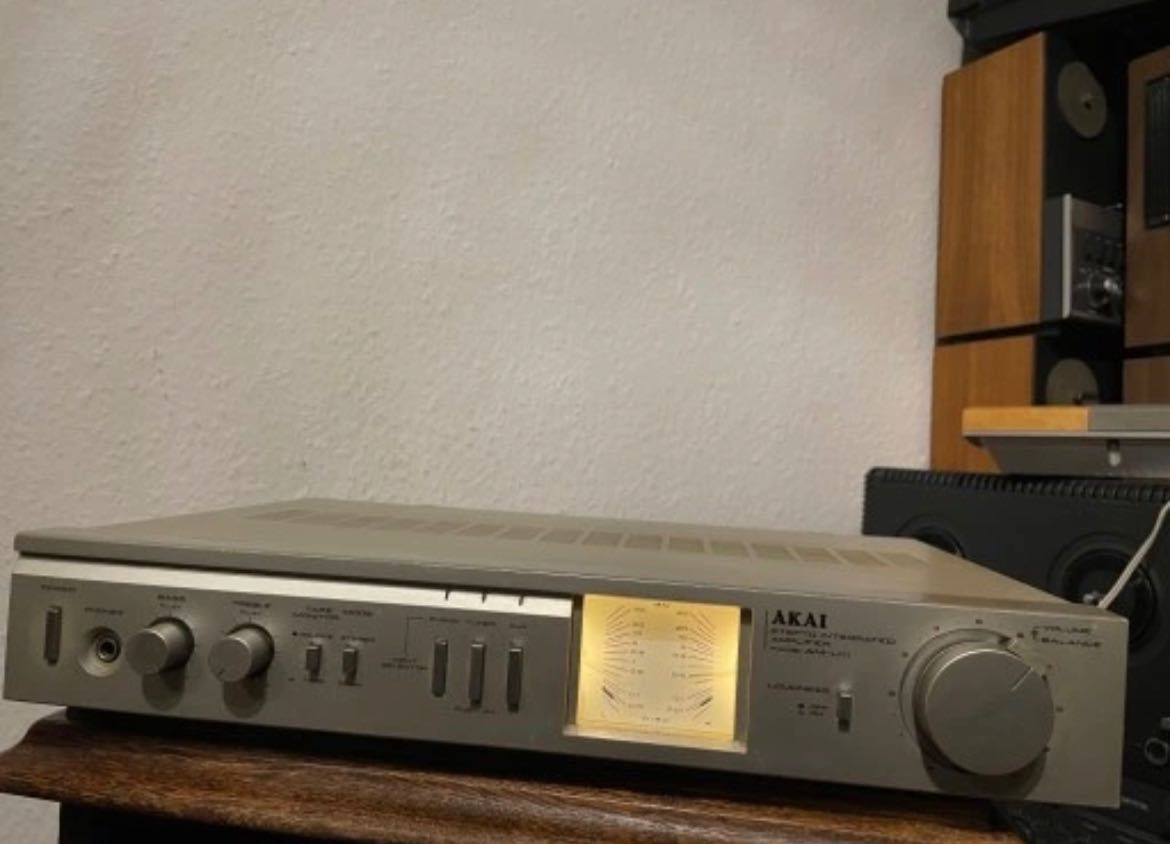 Akai AM-U11 Wzmacniacz