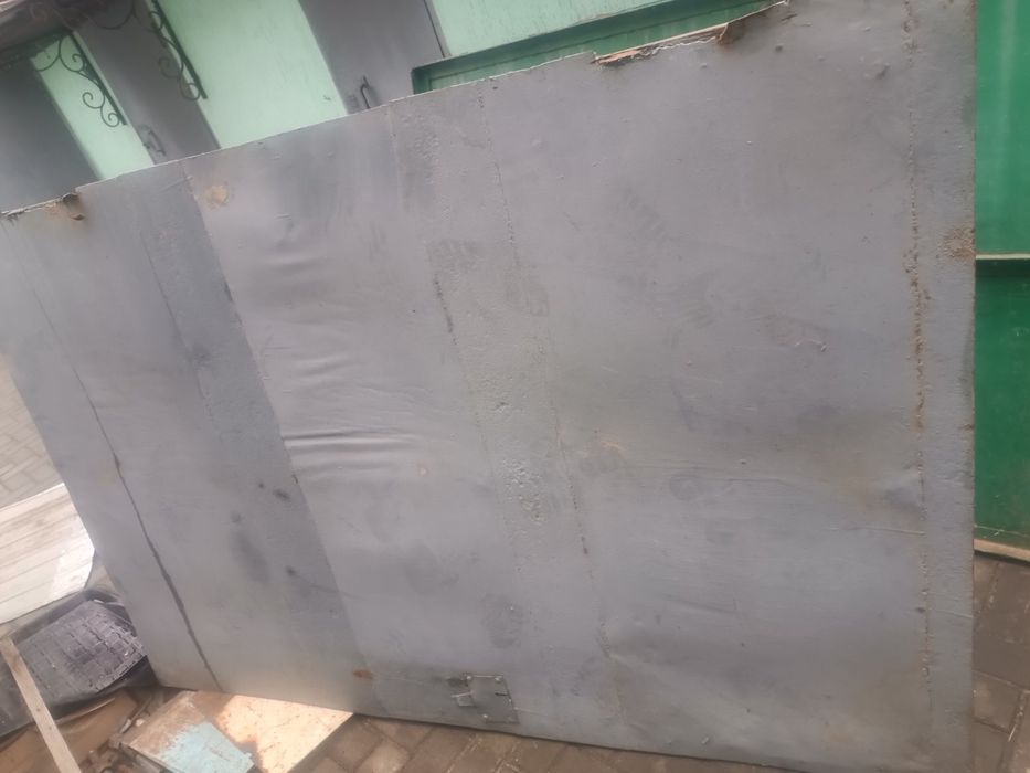 Ворота  гаражні з замком