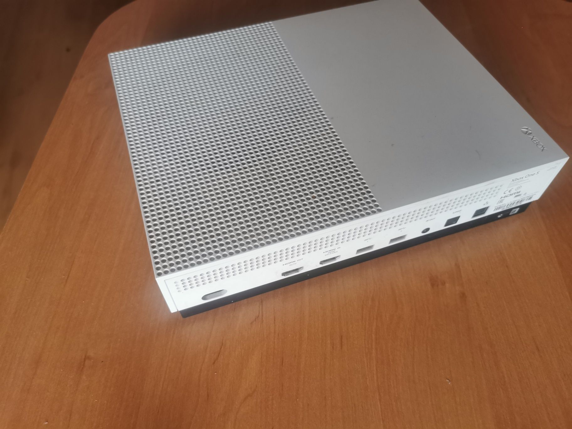Xbox One S 1Tb zestaw 1 pad