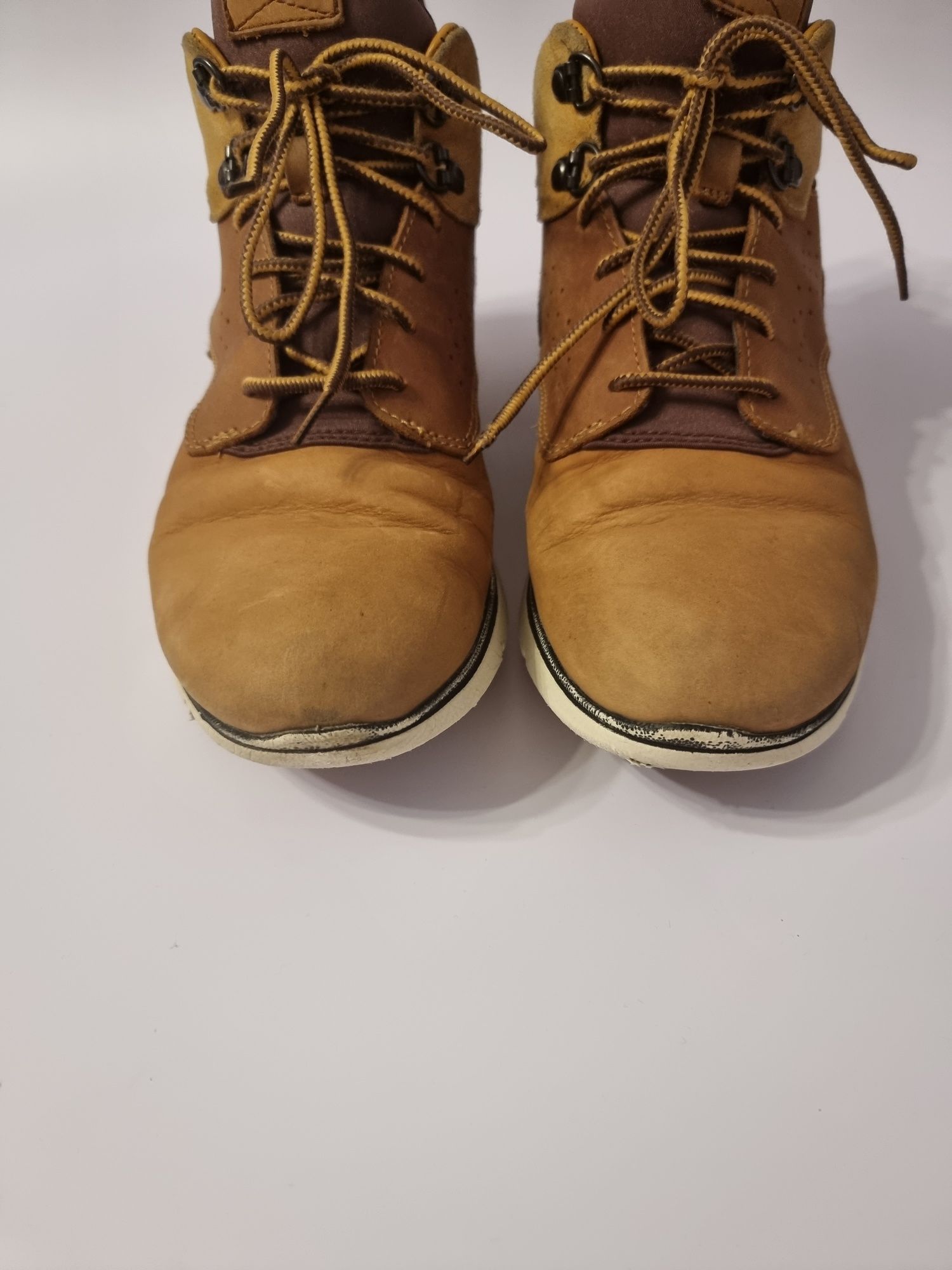 Buty trapery musztardowe skórzane nubuk rozmiar 39 Timberland