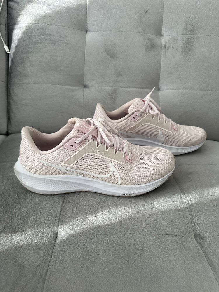 Nike Pegasus 40 44,5 jak nowe