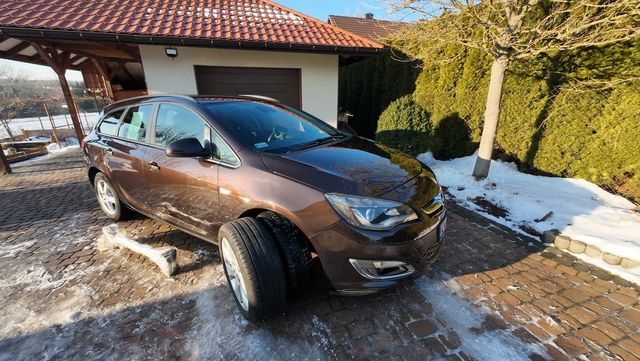 Opel Astra j Sports Tourer lift 1,7 CDTI 110 km