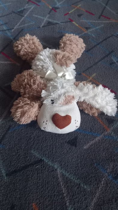 Pies pluszak maskotka