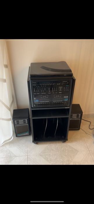 Leitor de vinil philips com colunas e móvel