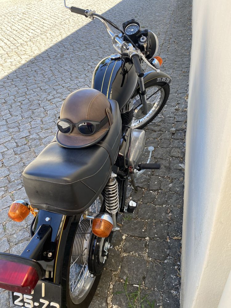 Jawa modelo CZ 175