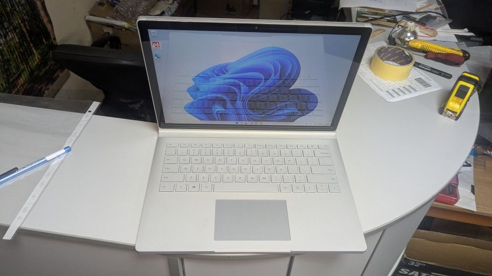 Microsoft Surface Book 3 13.5" i7 32/512 Nvidia GeForce 1650