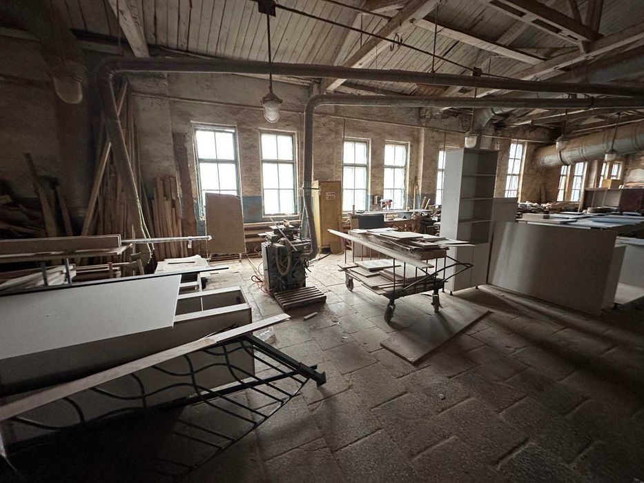 Продається ТЗОВ " Іршавська меблева фабрика"