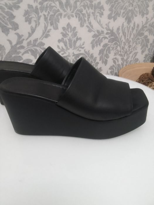 Женские летние шлепанцы