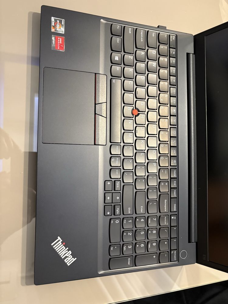 Notebook Lenovo ThinkPad E15 Ryzen 5/24GB/480/Win10P