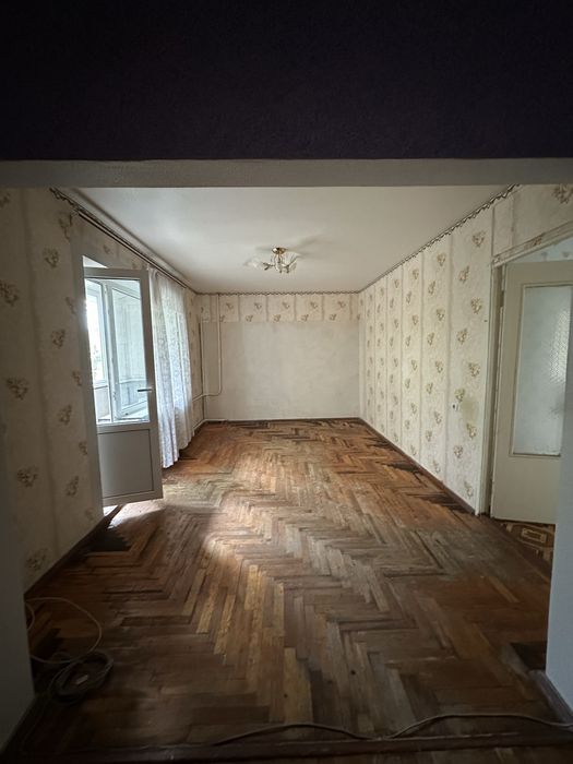 Велика 1к. 42м, на 2/9, гарна ціна.