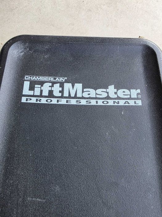 Napęd do drzwi garażowych Liftmaster LM3800A