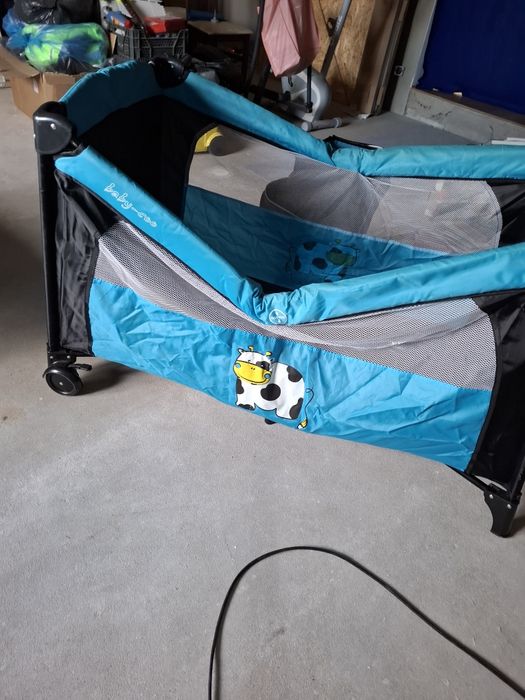 Sprzedam łóżeczko turystyczne dla dziecka.