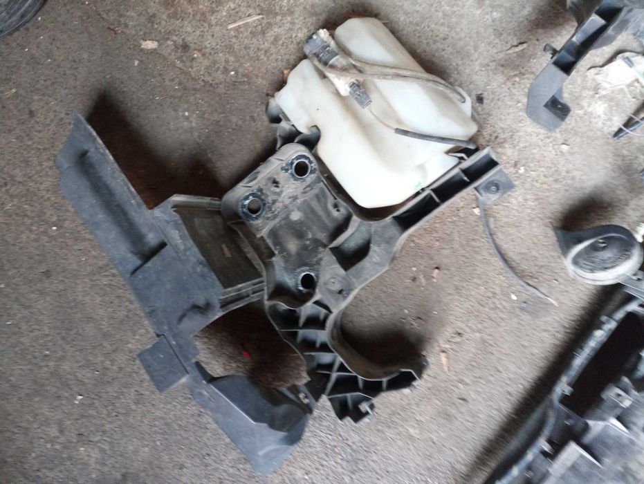 Підсилювач бампера телевізор Renault Scenic 2 II Megane Рено Сценік